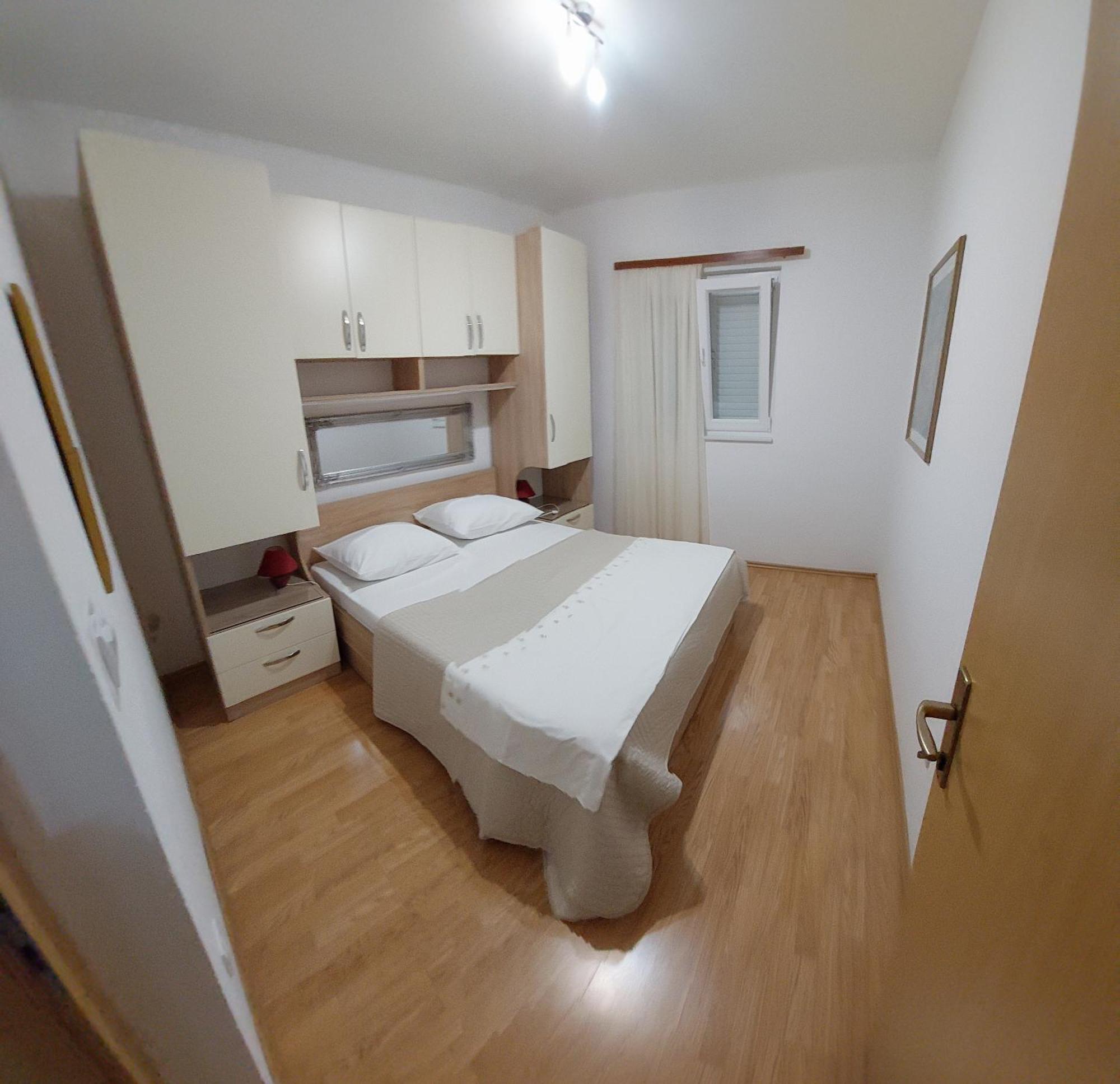 Apartman Igor Podgora Exterior foto